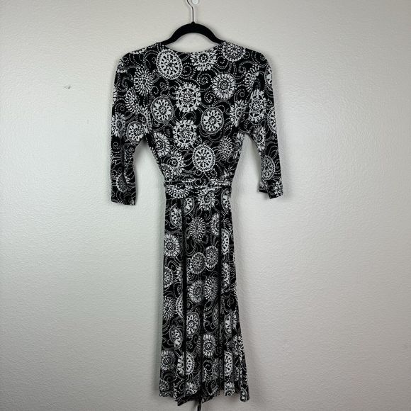 Harold’s Floral Mandala Midi Wrap Dress 3/4 Sleeve Black White 0 - Picture 8 of 16